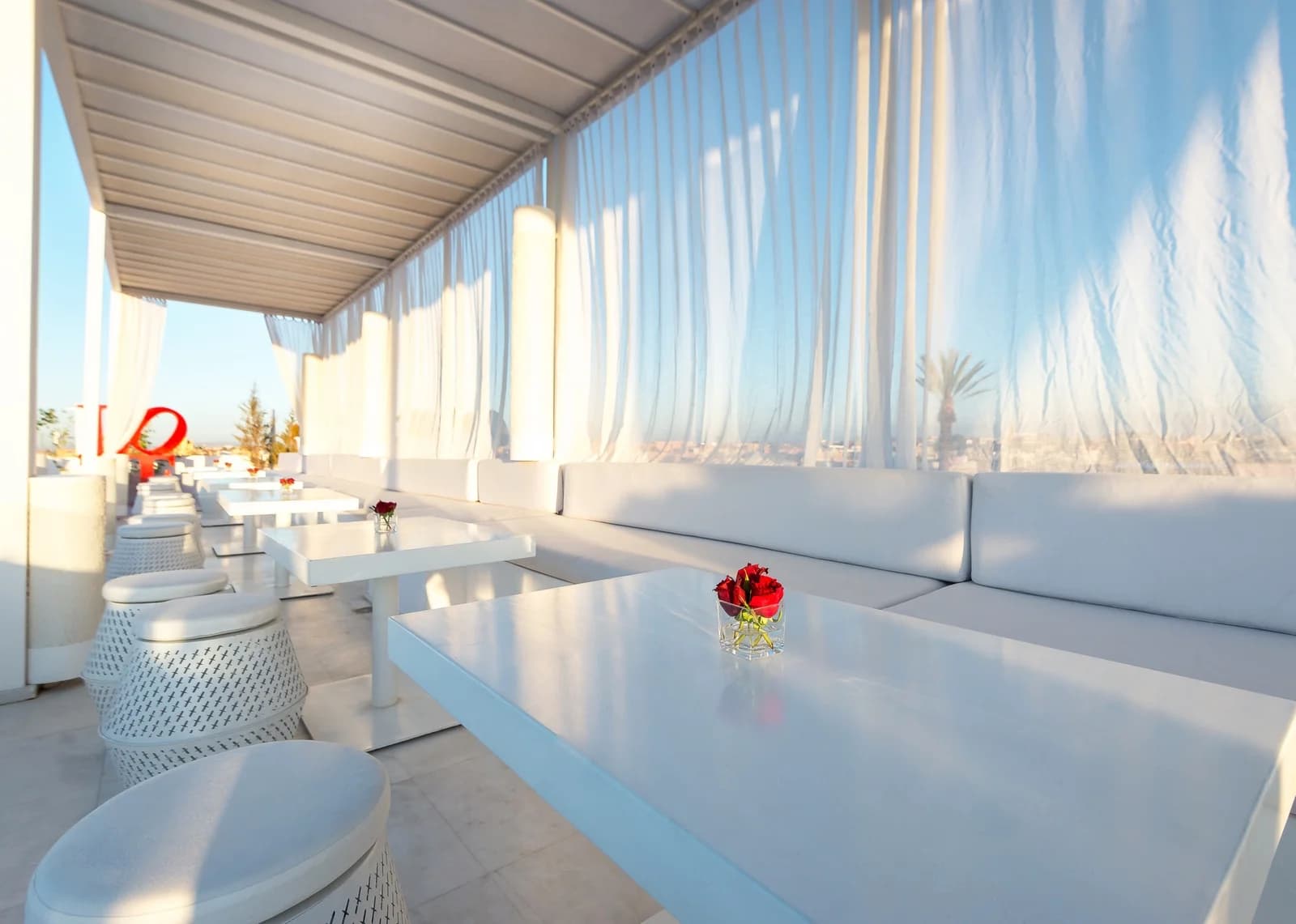 Riad Elisa rooftop and restaurant atmosphere